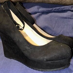 Elegant Black Wedge Heels